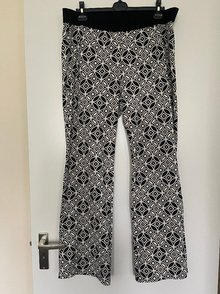 NIEUW Norah broek, zwart/wit, geschikt voor maten 46/48/50, Meerkleurig, Nieuw, Ophalen of Verzenden, Norah