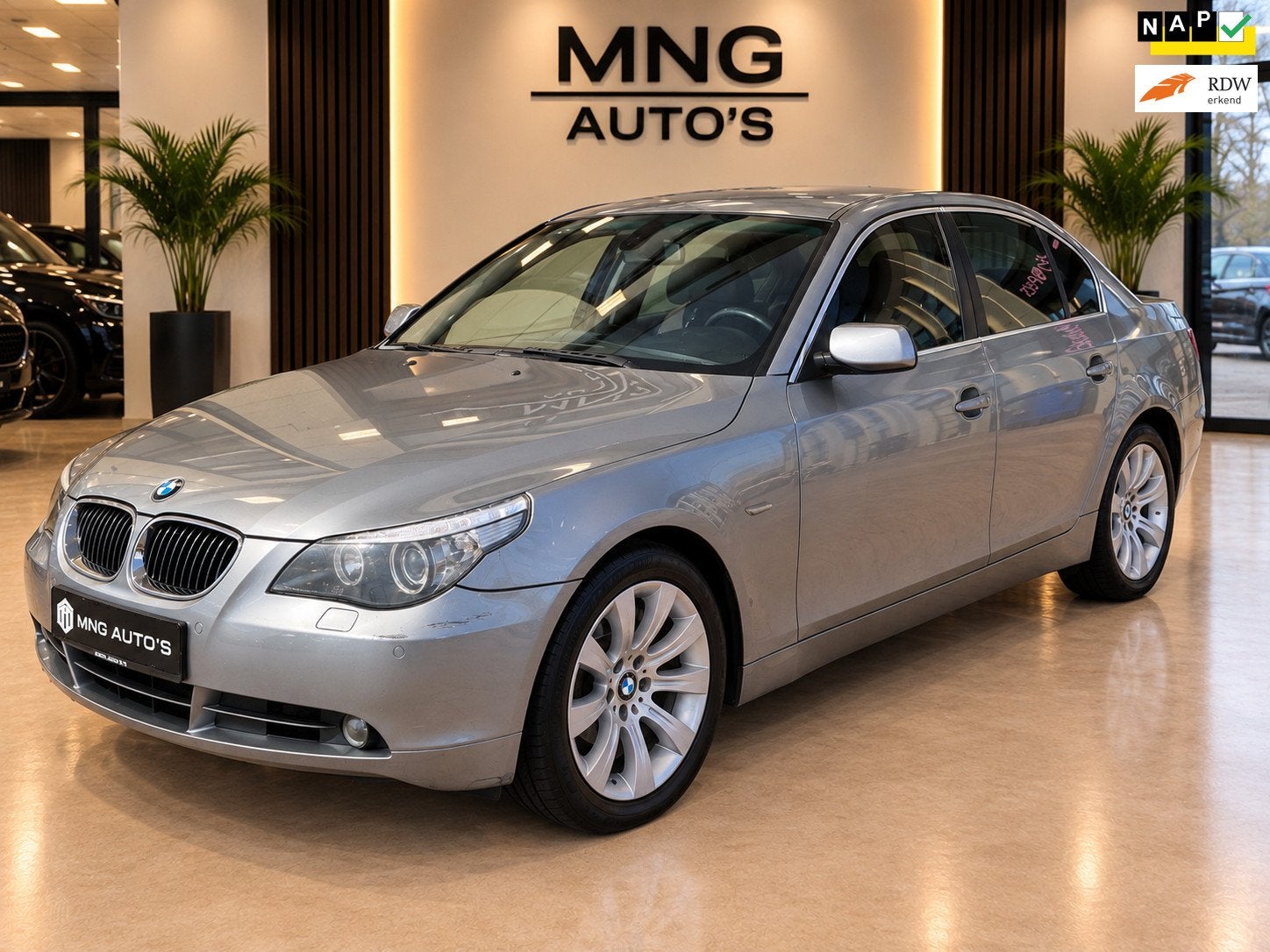 BMW 5-serie 530d|Uniek|Schakel|2’Eigenaar|Nap|Trekhaak, Auto's, Achterwielaandrijving, Gebruikt, 2993 cc, 2000 kg
