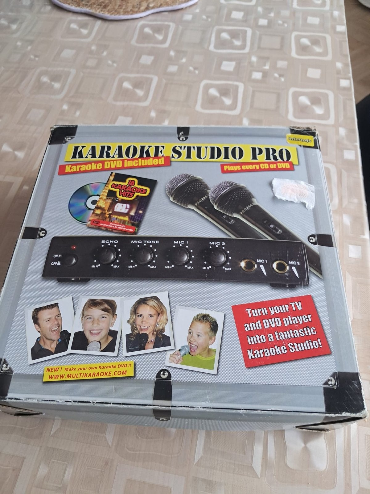 Karaoke Studio Pro - Complete set met microfoons en DVD, Audio, Tv en Foto, Ophalen, Gebruikt, Complete set