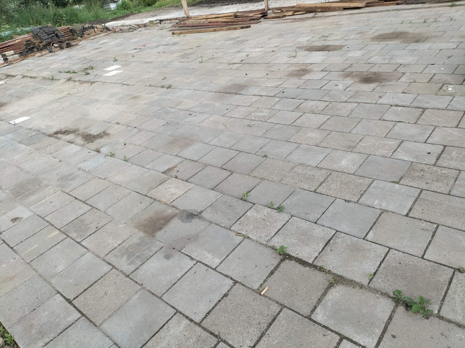 2800 stuks 30x30x4,5cm beton tegels, goed voor 250m2, Tuin en Terras, Ophalen, Gebruikt, 10 m² of meer, Beton