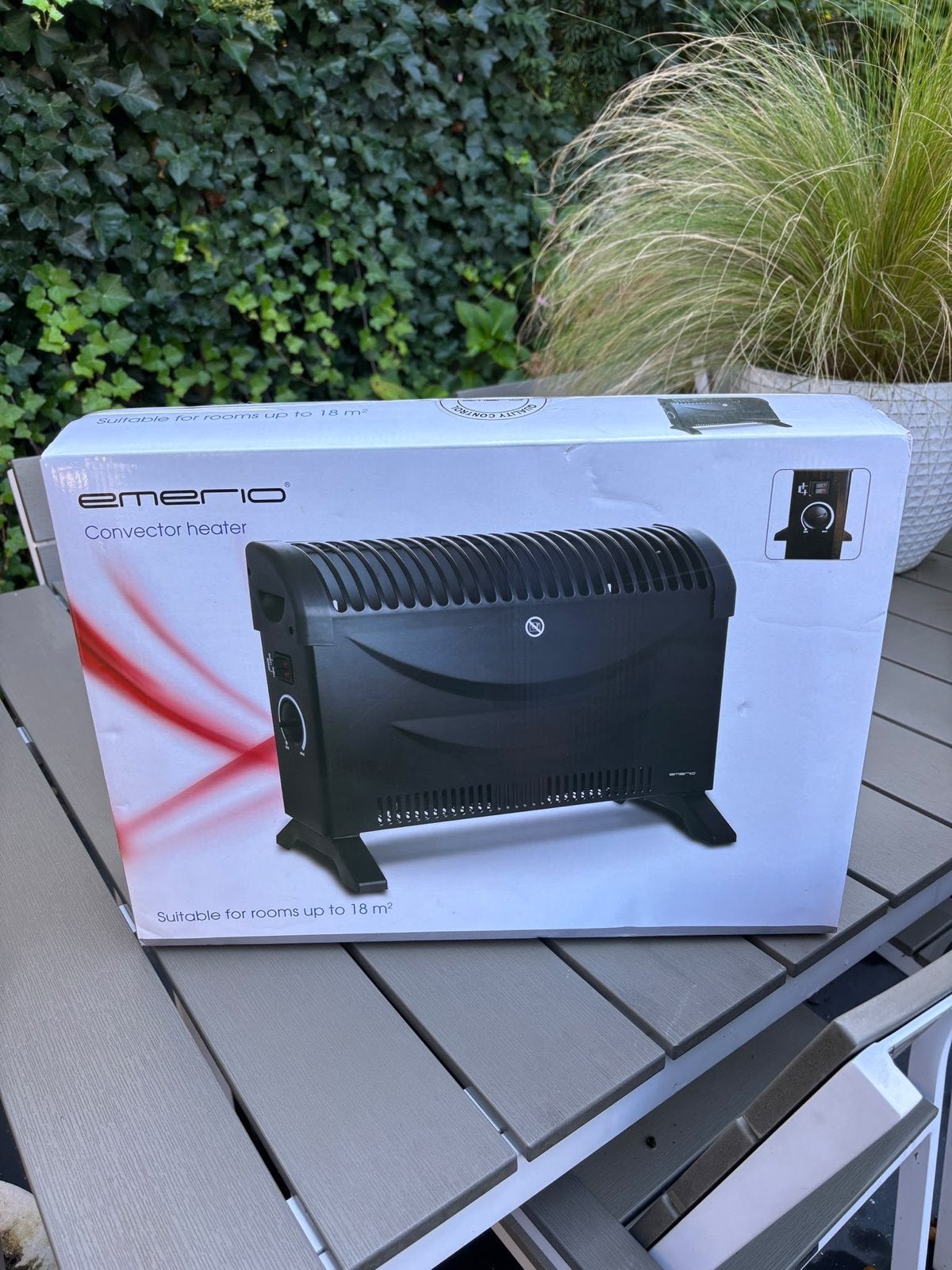 Emerio Convector kachel - Geschikt voor ruimtes tot 18m", Doe-het-zelf en Verbouw, Ophalen of Verzenden, Nieuw, 800 watt of meer
