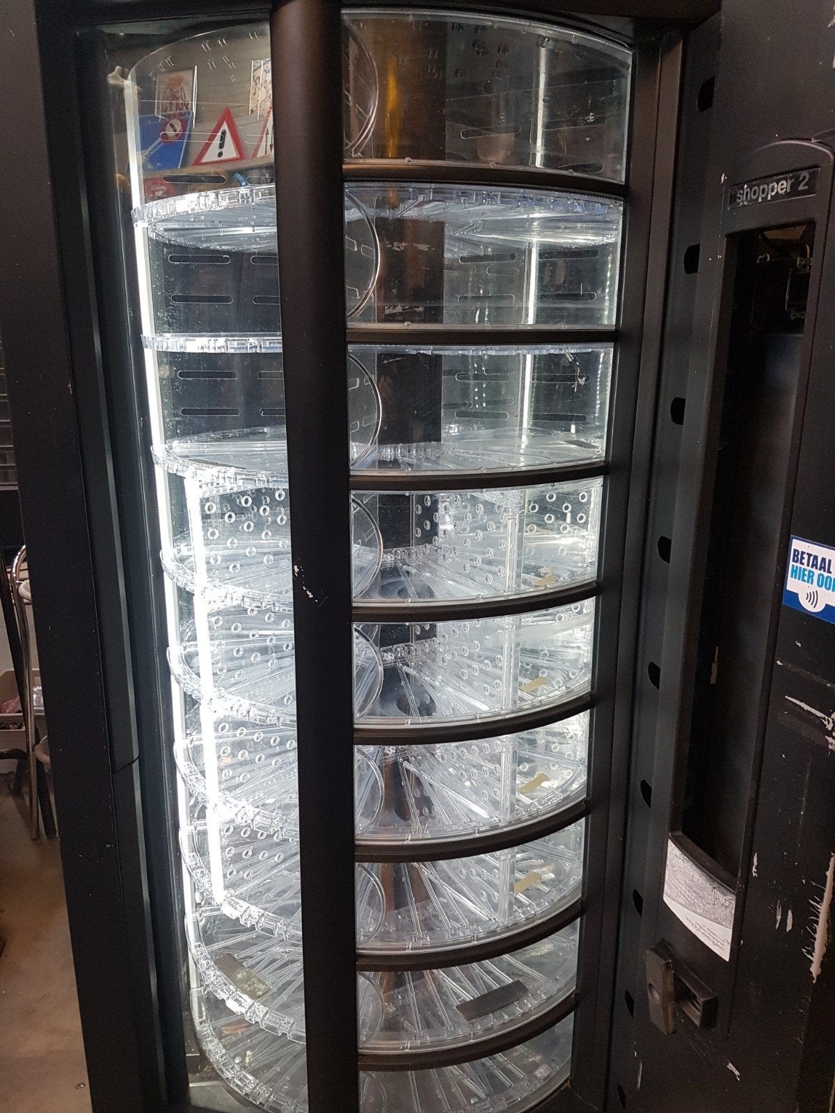 Zuivel / fruit automaat gekoeld, Verzamelen, Automaten | Overige, Ophalen