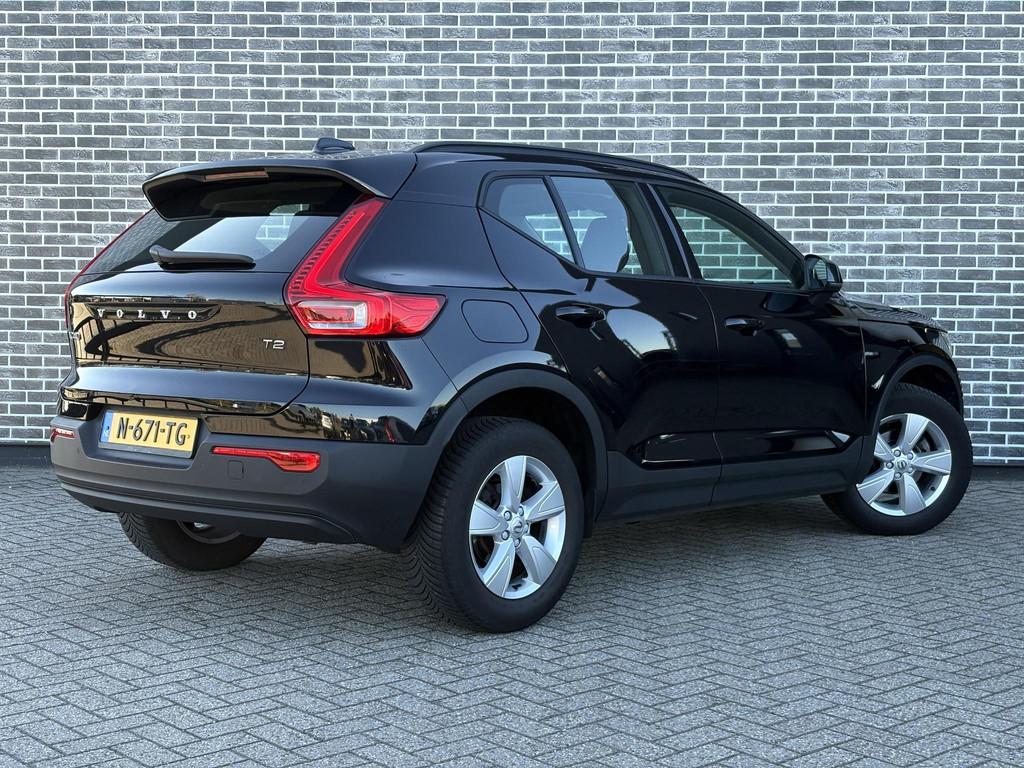 Volvo XC40 1.5 T2 Momentum Core | Navigatie | Apple Carplay, 12 maanden, Gebruikt, Euro 6, Zwart