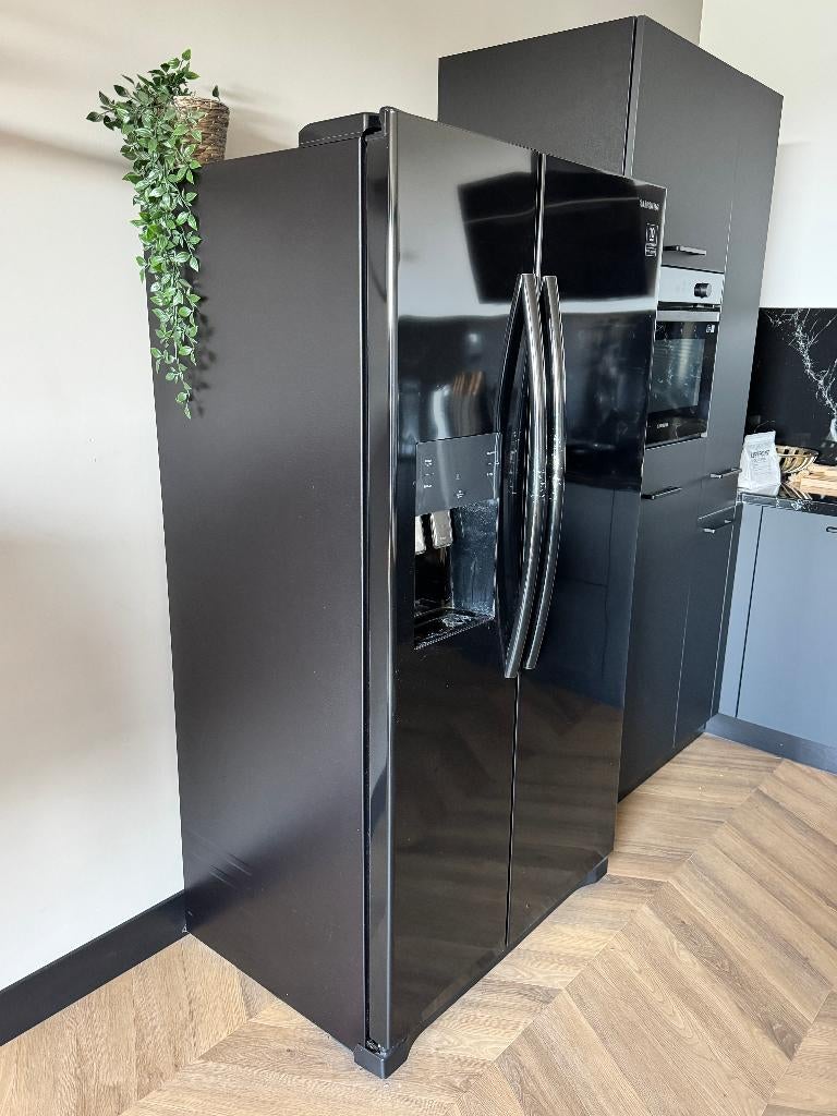 Samsung RS50N3403BC Amerikaanse Koelkast Zwart, Ophalen, Gebruikt, 200 liter of meer, 60 cm of meer