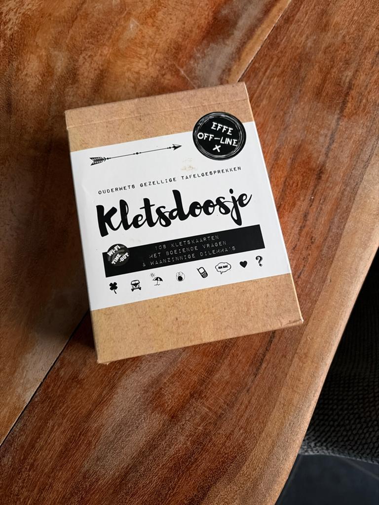Kletsdoosje - Gezellige Tafelgesprekken & Dilemma's, Drie of vier spelers, Ophalen of Verzenden, Zo goed als nieuw