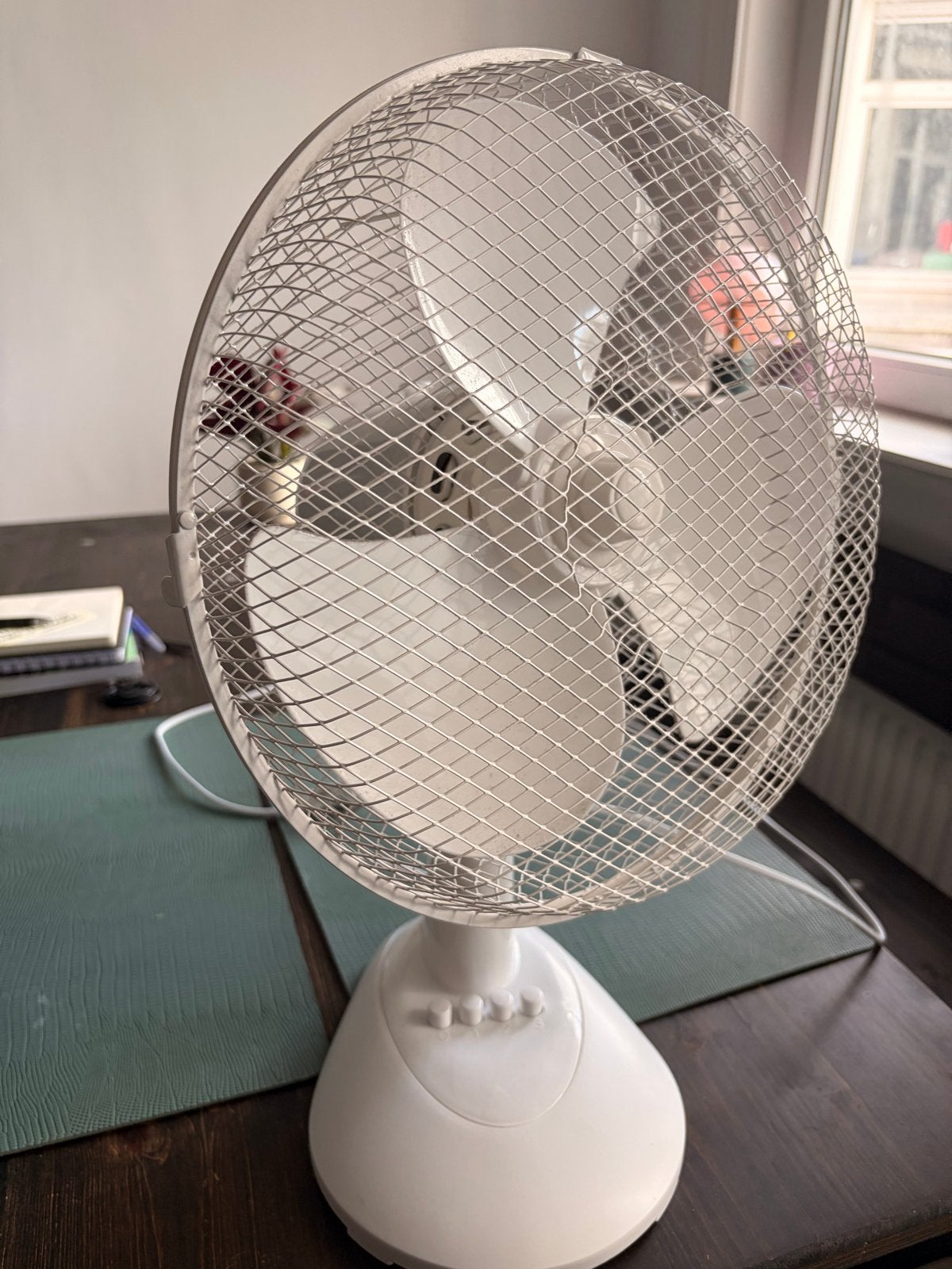 Witte Tafelventilator - Compact en Efficiënt, Ophalen of Verzenden, Gebruikt, Tafelventilator