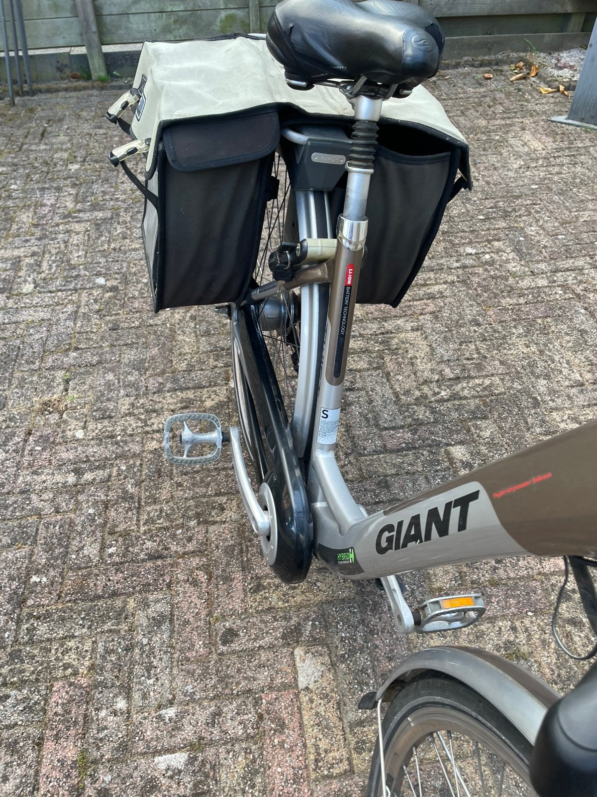 Goede elektische fiets rn 2x fietsbanden nieuw, Ophalen, Zo goed als nieuw, Giant