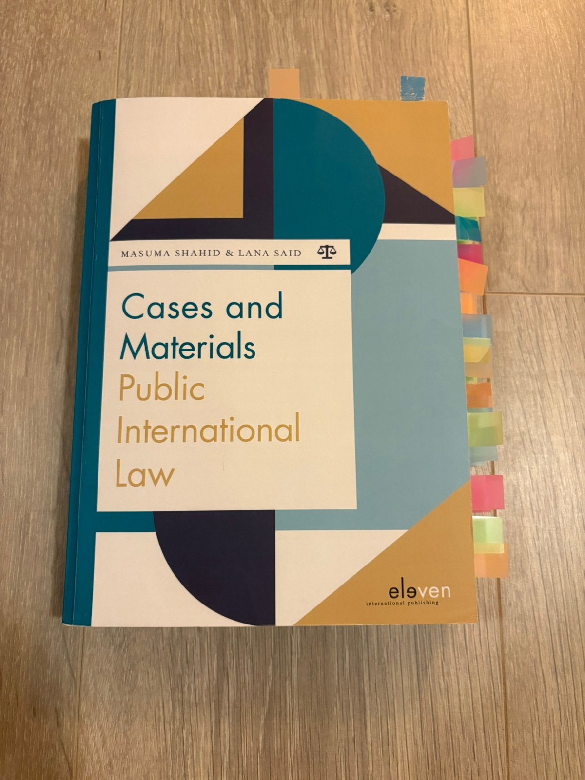 Cases and materials, Ophalen of Verzenden, Gelezen, WO