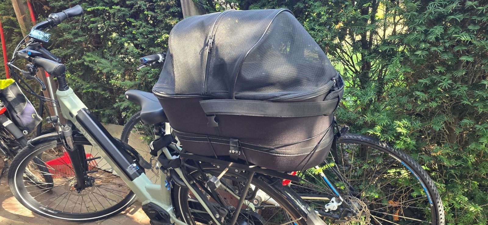 Hondenfietsmand achterop met net - 2x gebruikt, Trixie, Ophalen of Verzenden, Zo goed als nieuw