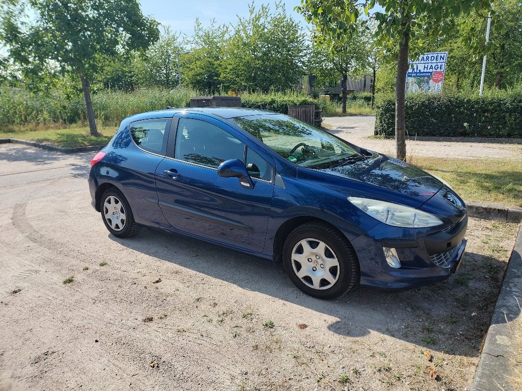 Peugeot 308 APK t/m juli 2027, Voorwielaandrijving, Zwart, 4 cilinders, Blauw