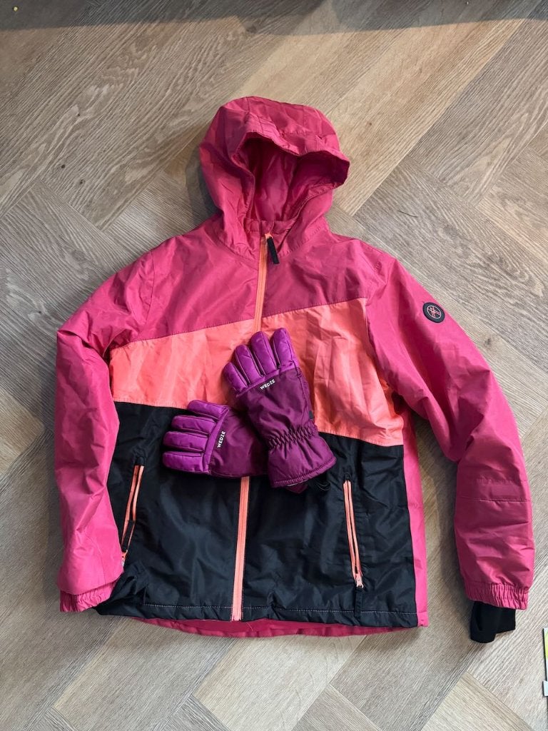 Ski jack maat 158/164 en Wedze handschoenen, Ophalen, Meisje, Jas