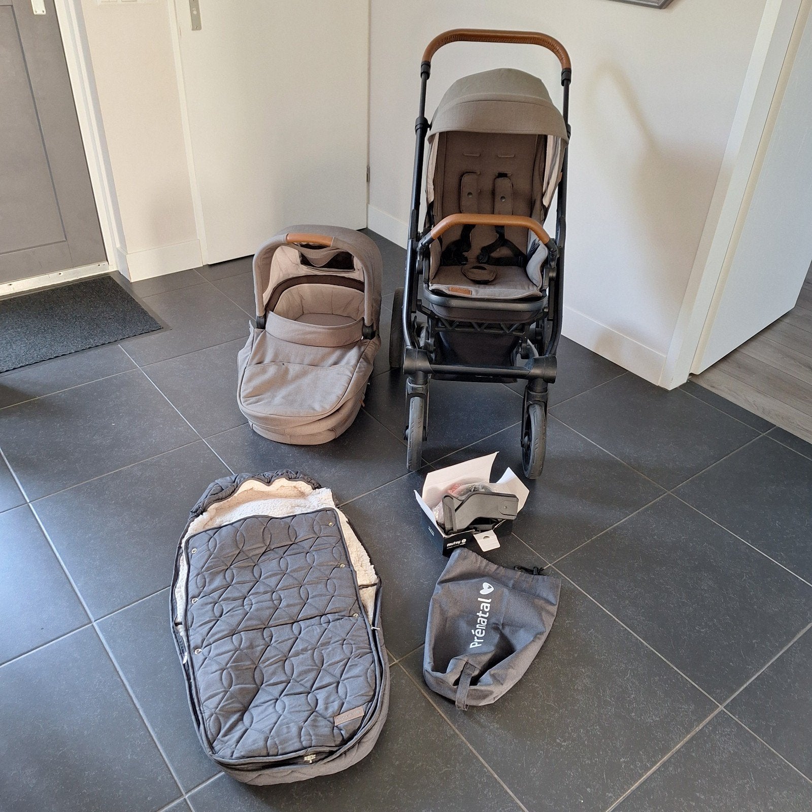 Complete nette kinderwagen met toebehoren, Mutsy Nio, Ophalen, Zo goed als nieuw, Combiwagen, Mutsy