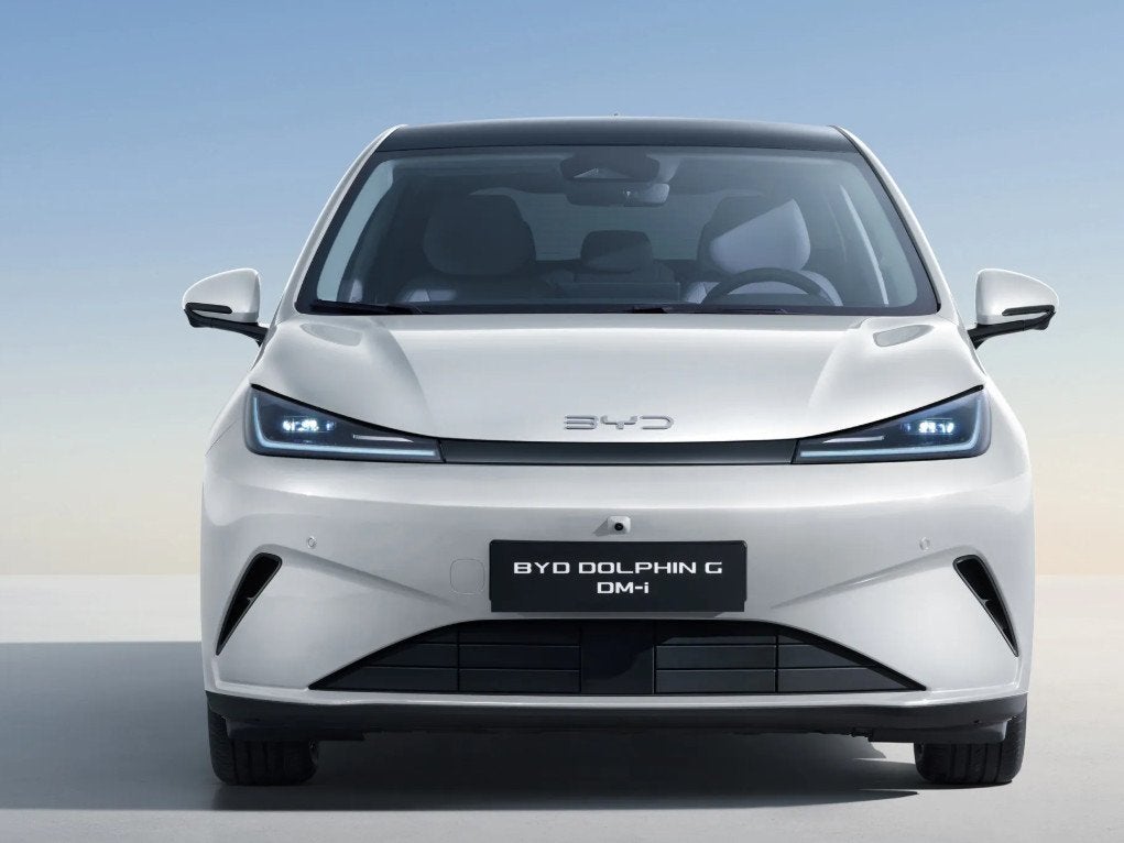 BYD DOLPHIN G 1.5L DM-i Comfort | 105km elektrisch | Panoram, Auto's, BYD, Dolphin, 4 cilinders, Leder en Stof, Wit