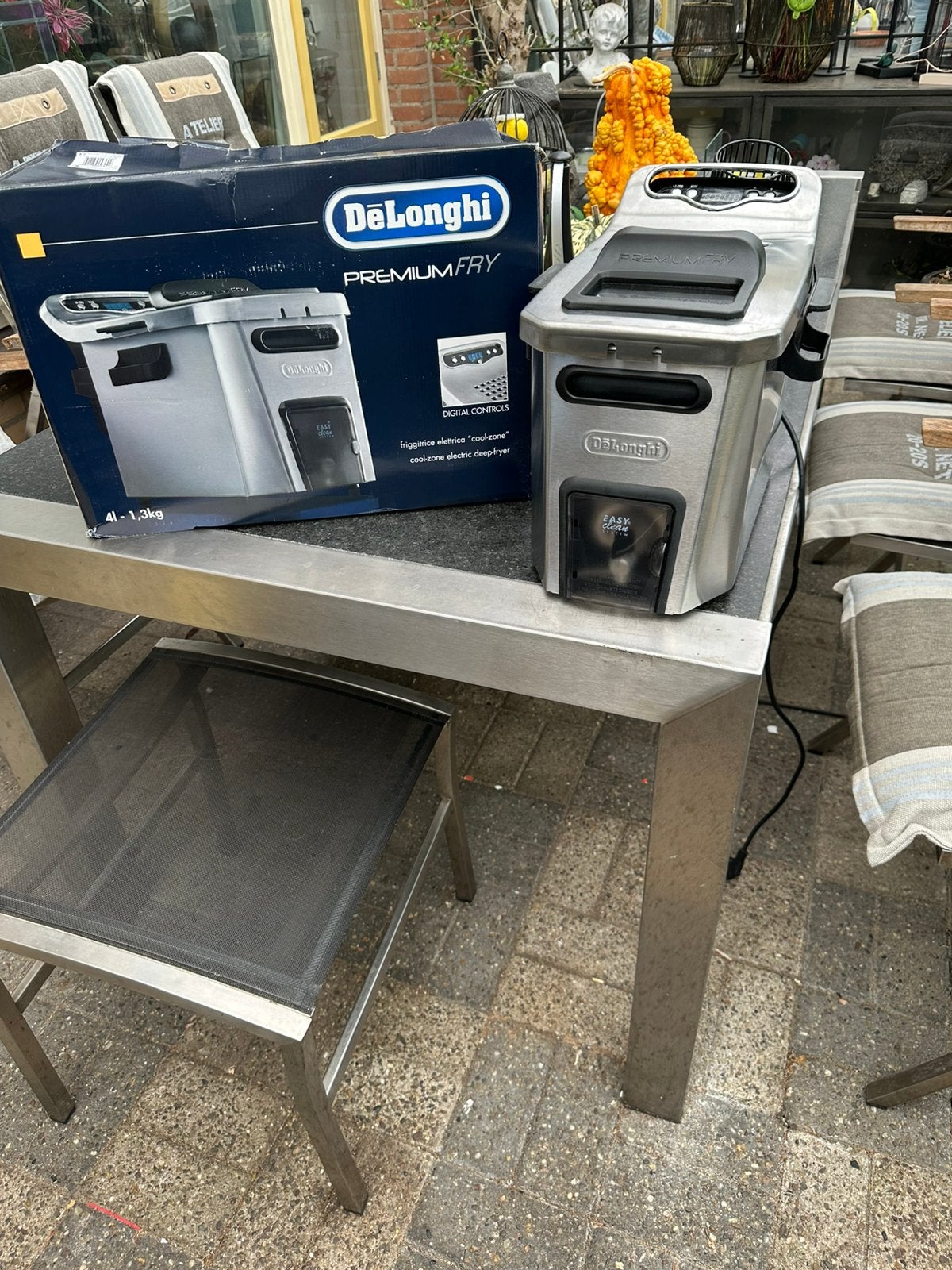 Delonghi frituurpan, 3 tot 4 liter, Ophalen, Gebruikt, Uitneembare binnenpan