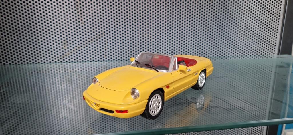 Alfa Romeo Spider 1:18 modelauto - Geel, Ophalen, Gebruikt, Auto, Overige merken