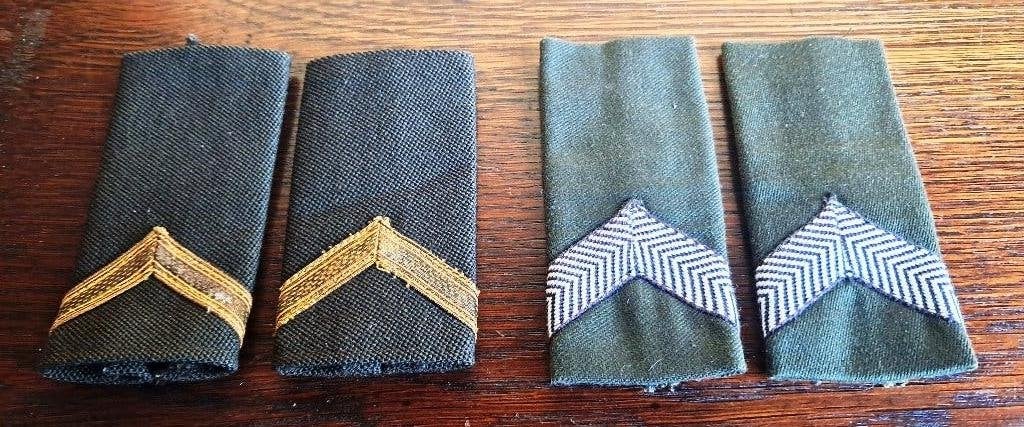 militair Koninklijke landmacht 4 korporaal strepen, Ophalen of Verzenden, Landmacht, Nederland, Overige typen