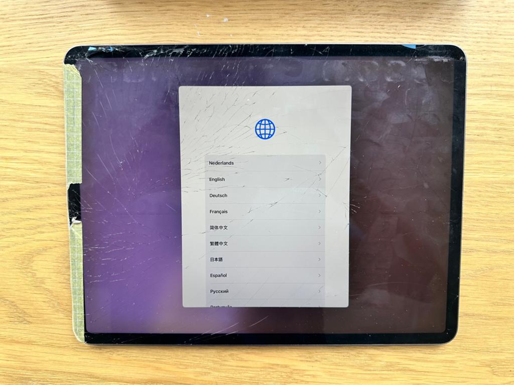 Apple ipad pro 12.9 inch 2018 soqce gray (cracked screen), Computers en Software, Apple iPads, Ophalen of Verzenden, Zo goed als nieuw