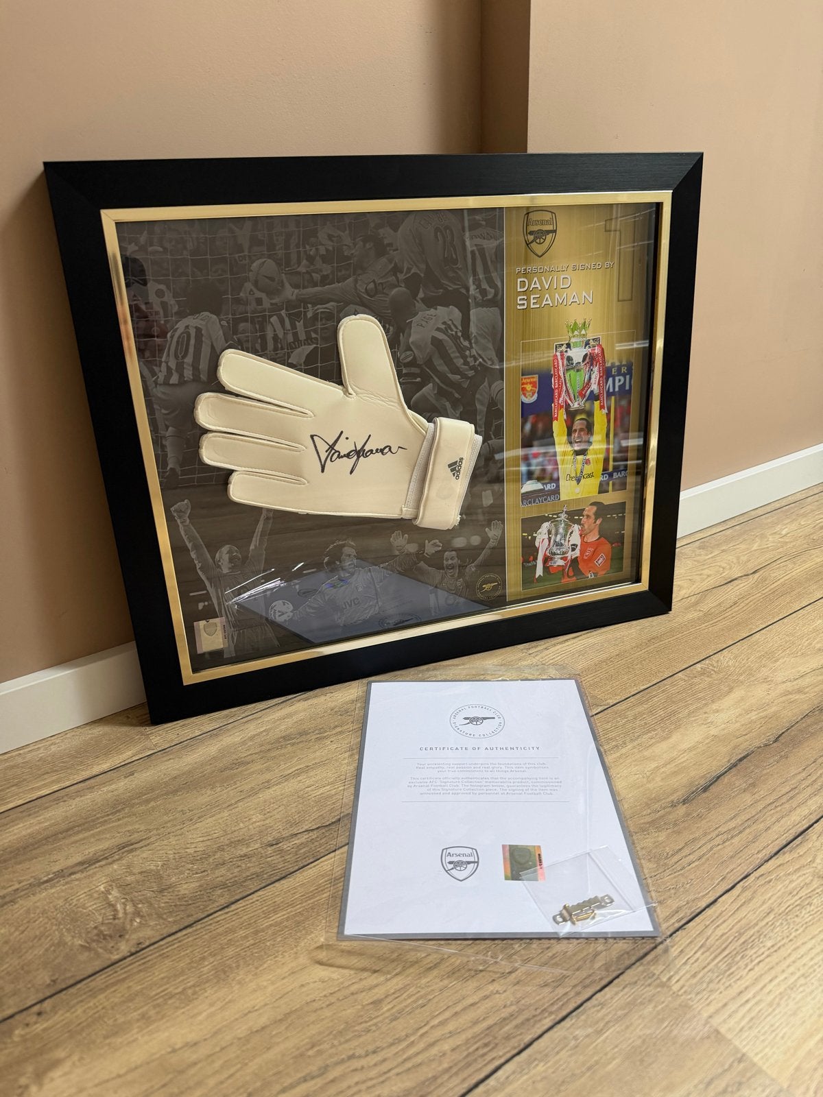 Gesigneerde keepershandschoen David Seaman (Arsenal), Ophalen of Verzenden, Nieuw, Buitenlandse clubs, Overige typen