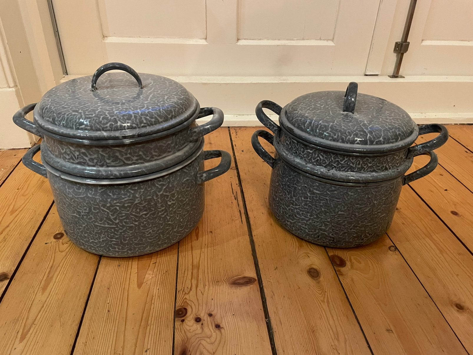 Emaille stoompannen, 20 cm en 22 cm, Ophalen of Verzenden, Zo goed als nieuw, Overige materialen