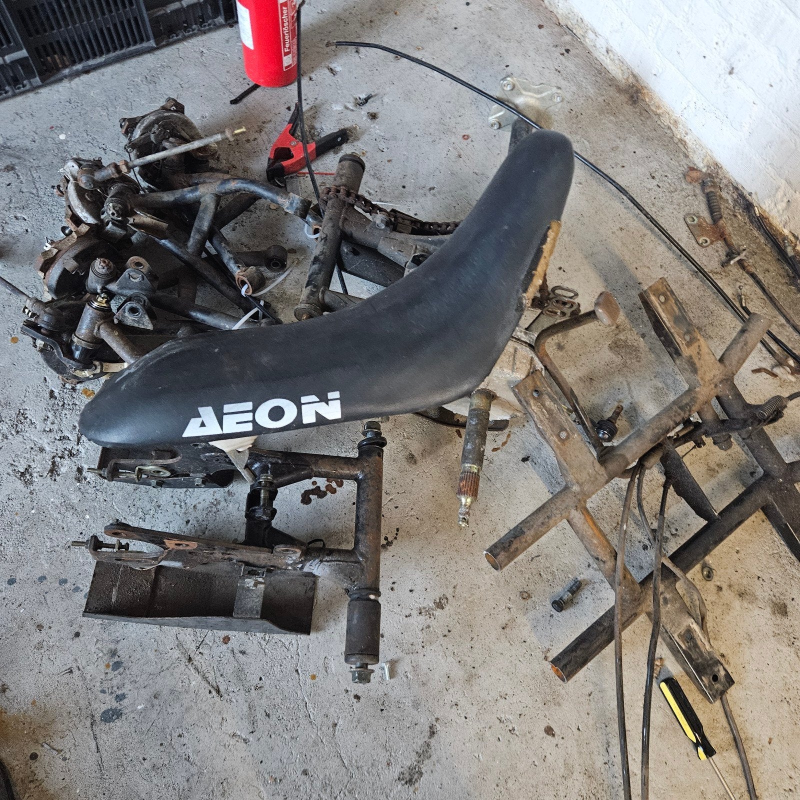 Unilli cx50/ aeon cobra onderdelen, Ophalen, Zadel