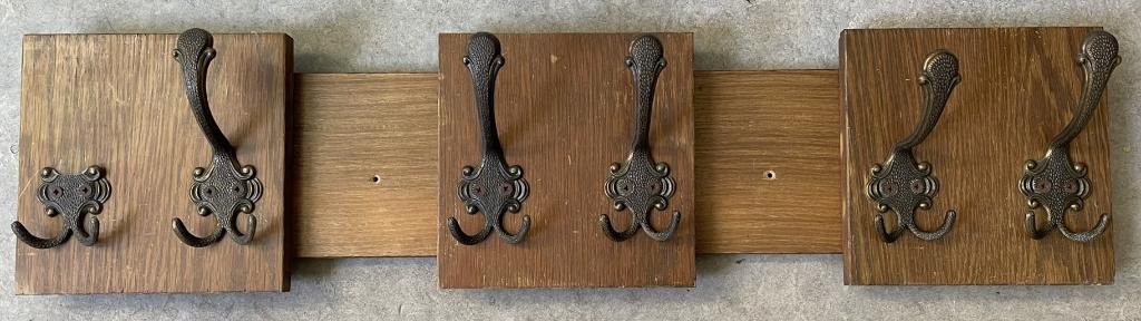 Antieke houten kapstok, Ophalen