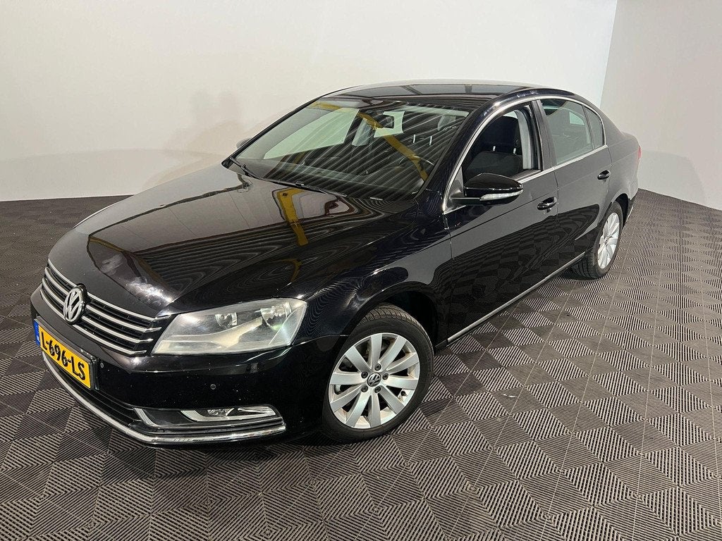 Volkswagen Passat 1.4 TSI Highline BlueMotion, Voorwielaandrijving, Euro 5, Gebruikt, Zwart