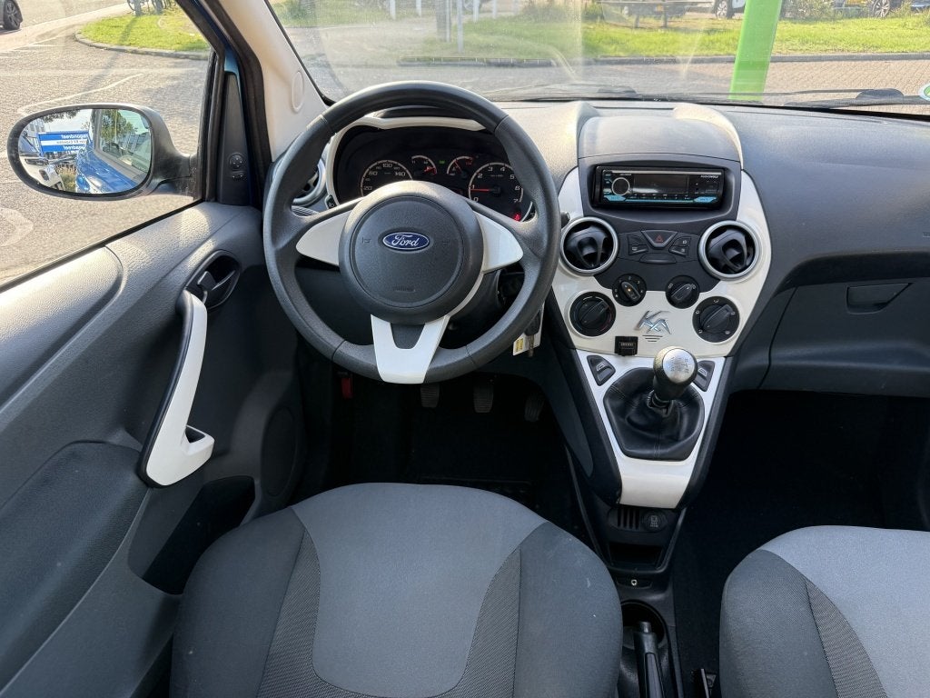 Ford Ka 1.2 Titanium airco zeer nette ka! (bj 2010), Auto's, Gebruikt, 1242 cc, Origineel Nederlands, Bedrijf