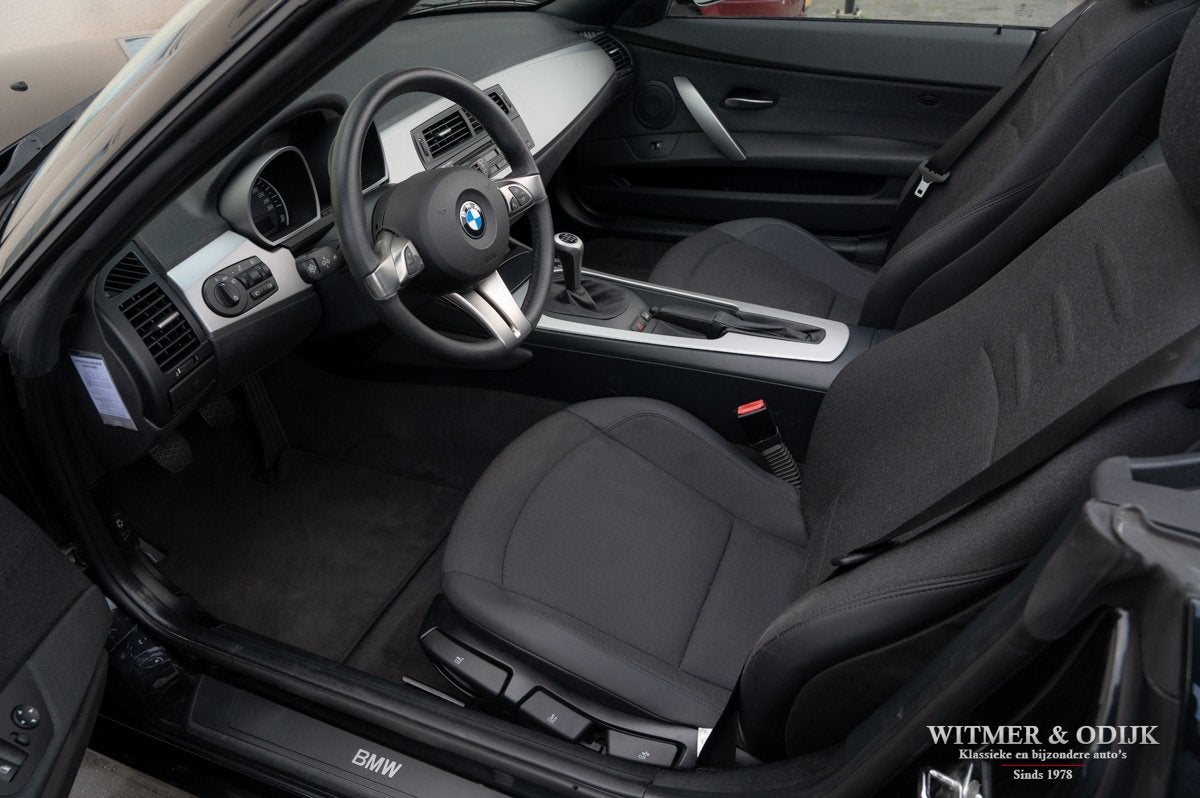 BMW Z4 Roadster 2.0i 24.600km NL-auto (bj 2007), Auto's, 13 km/l, Dealer onderhouden, Zwart, 4 cilinders