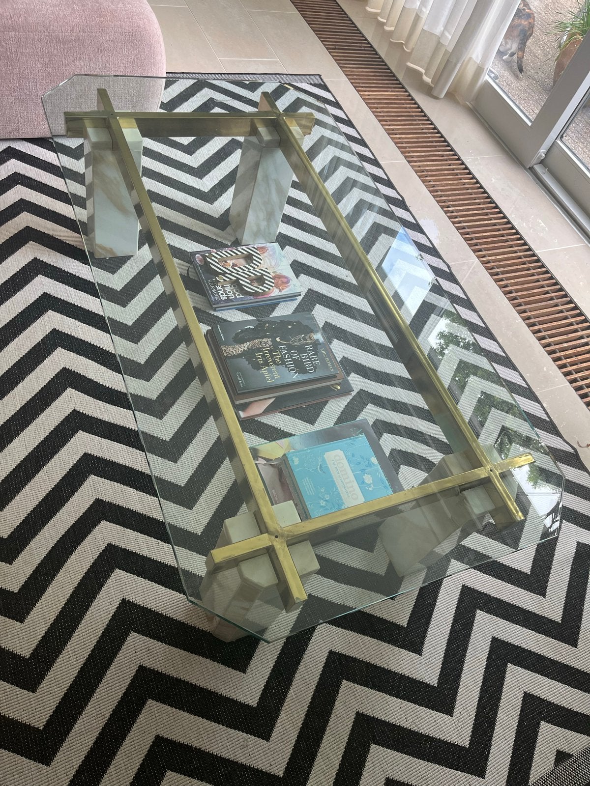 Prachtige salontafel met marmeren poten en glazen blad, Ophalen, Gebruikt, 100 tot 150 cm, 50 tot 100 cm