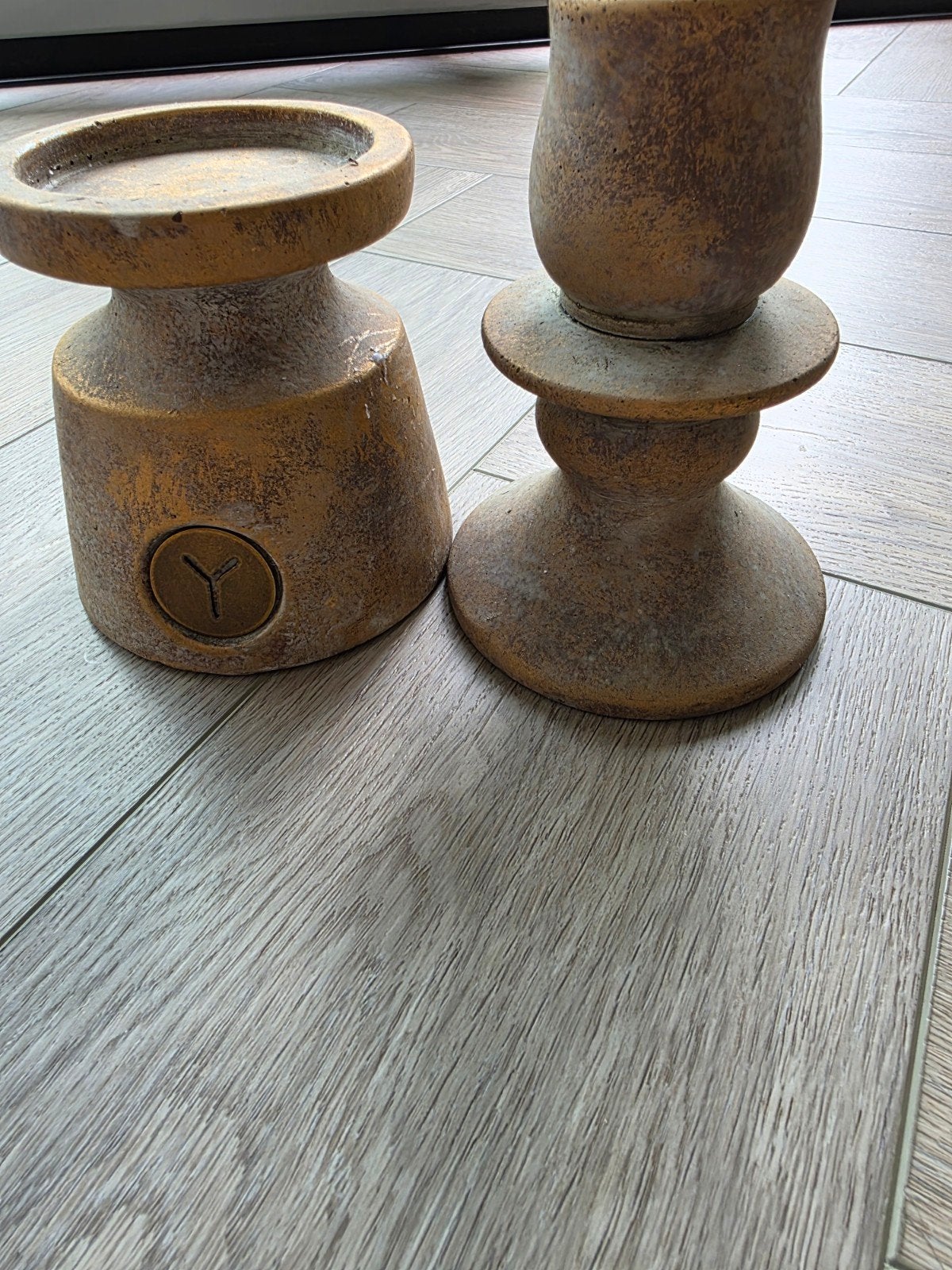 2 mooie goudkleurige kandelaars van het merk Brynxz, Ophalen of Verzenden, Zo goed als nieuw, Overige materialen, Minder dan 25 cm