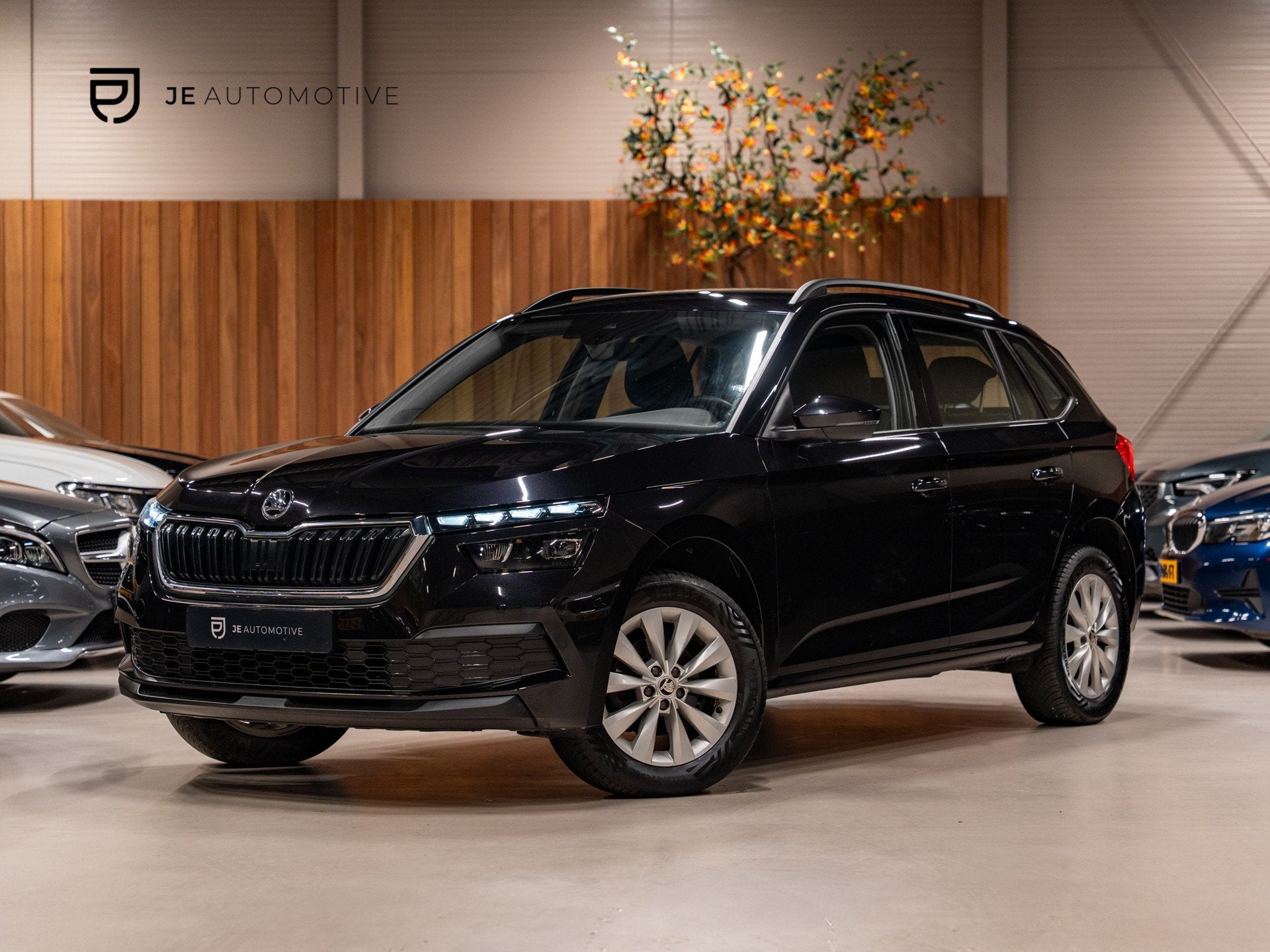 Skoda Kamiq 1.0 TSI Business Edition DSG, Apple Carplay, And, Dealer onderhouden, Stof, Gebruikt, Zwart