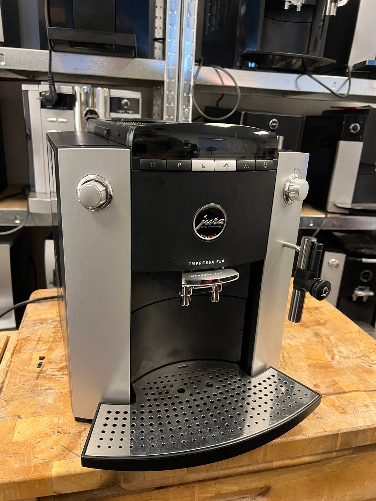 Jura f 50, Witgoed en Apparatuur, Kundendienst@jura.com, 10 kopjes of meer, Koffiemachine, Ophalen of Verzenden