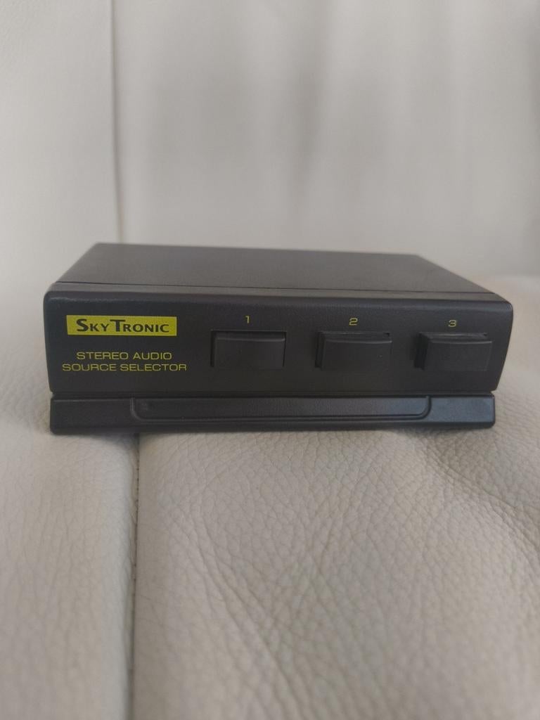SkyTronic Stereo Audio Bron Selector - Zo goed als nieuw, Ophalen of Verzenden, Zo goed als nieuw