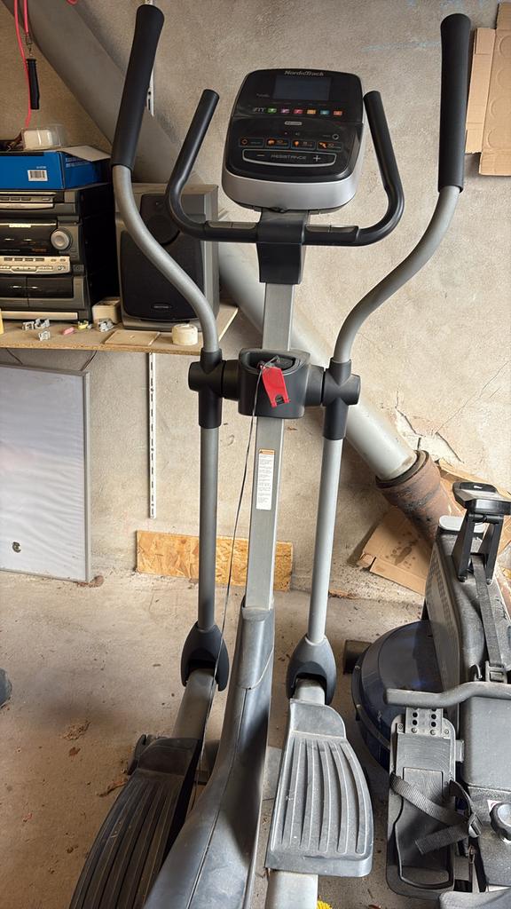 NordicTrack Crosstrainer - Perfect voor thuisfitness, Sport en Fitness, Ophalen, Zo goed als nieuw, Crosstrainer, Metaal
