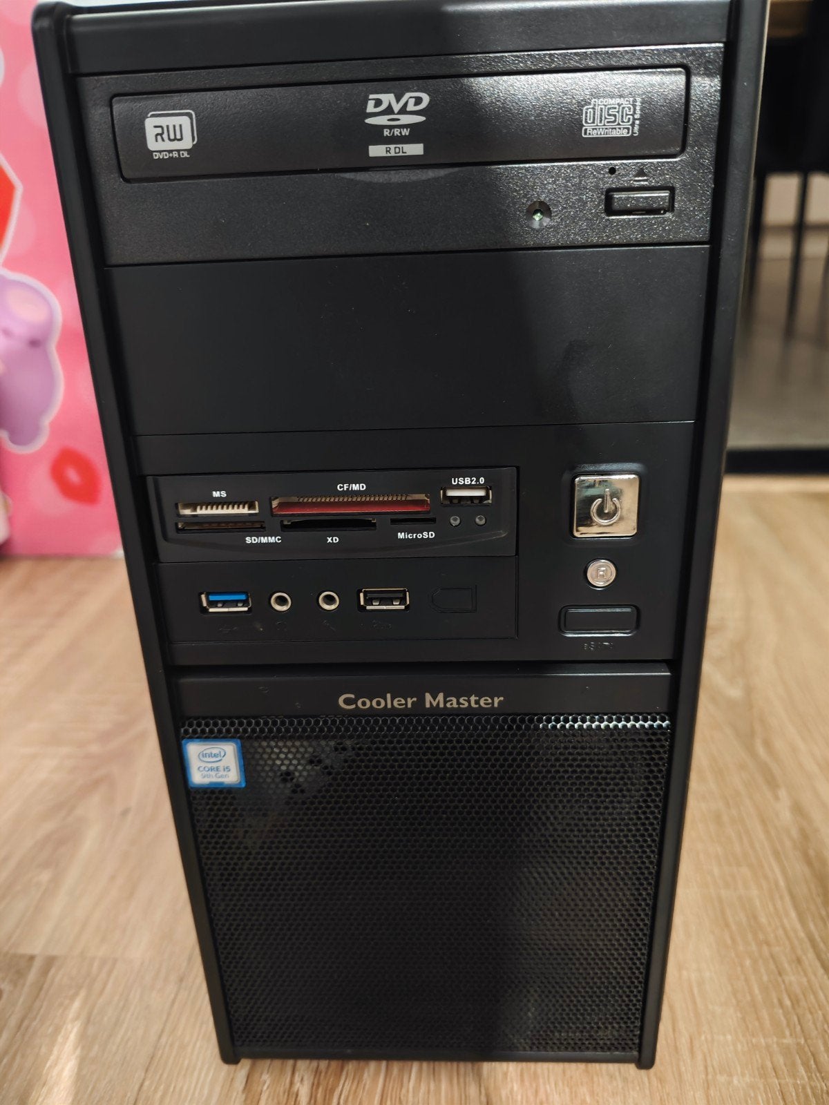 Krachtige PC met Intel Core i5-9400 (9e Gen), Ophalen, Cooler Master (behuizing), 8 GB, SSD