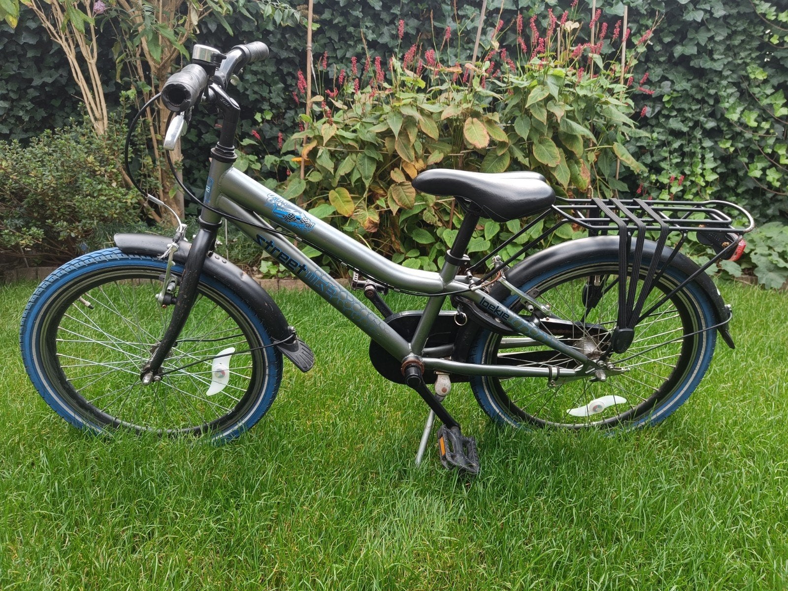 Stoere Loekie streetwise 20 inch kinderfiets - blauwe banden, Ophalen, Gebruikt, Loekie, Handrem