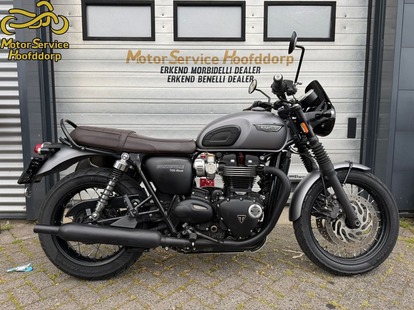 TRIUMPH BONNEVILLE T120 BLACK (bj 2018), Motoren, 2 cilinders, Chopper, Bedrijf, Onbekend