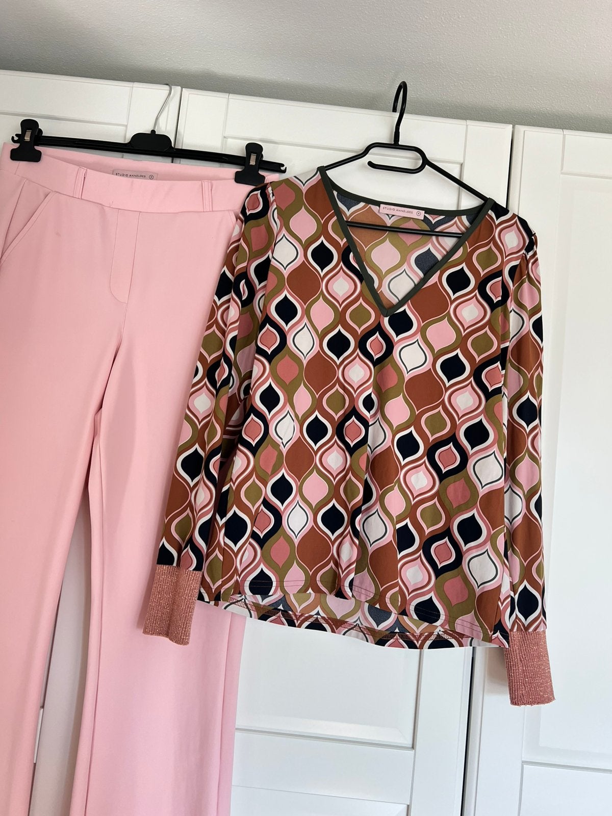 Studio anneloes set M retro shirt & flair bonded broek roze, Kleding | Dames, Maat 38/40 (M), Meerkleurig, Ophalen of Verzenden