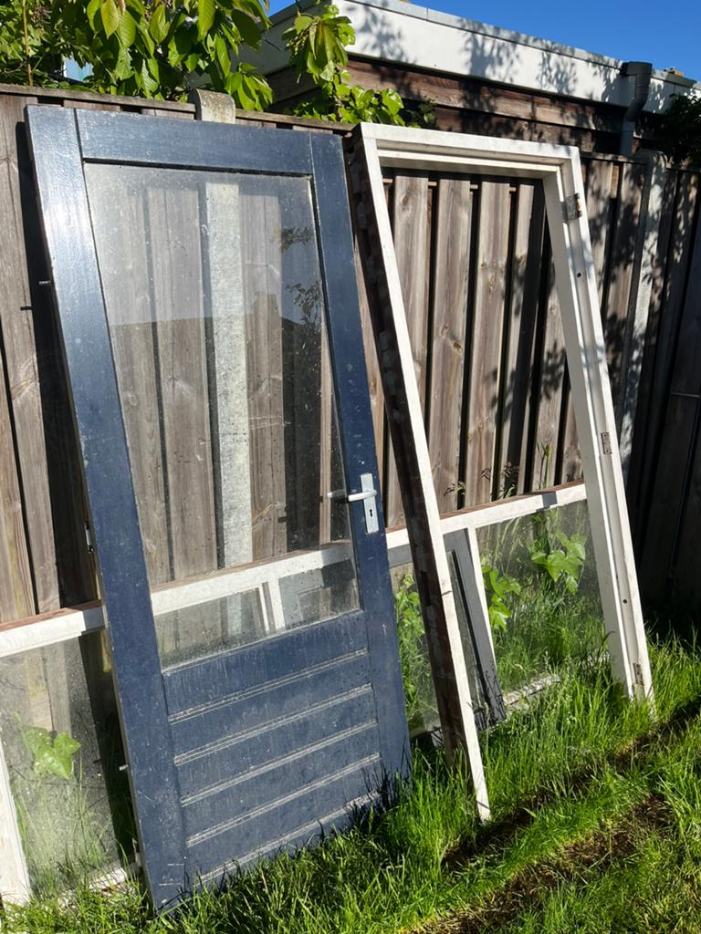 Deur + kozijn en raamkozijn, Doe-het-zelf en Verbouw, Deuren en Horren, Ophalen, Gebruikt, 80 tot 100 cm, Garagedeur