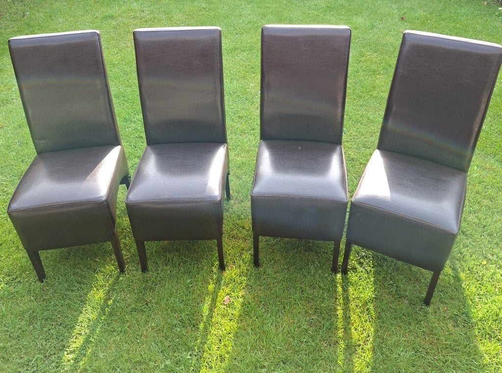 Gratis 4 kunstleren stoelen, Ophalen, Gebruikt, Hout