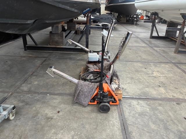 Hydraulische Davit voor boten tot 200 kg en 3.5m breedte, Ophalen, Gebruikt, Overige typen