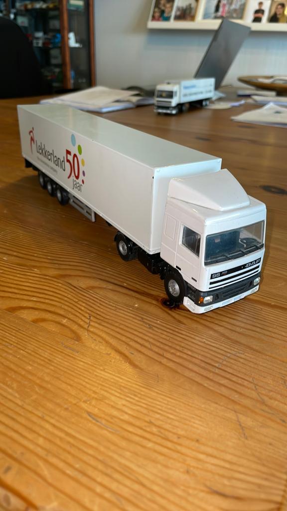 Daf 95 400 Ati truck met oplegger “Lekkerland “, Ophalen of Verzenden, Zo goed als nieuw, Bus of Vrachtwagen, Lion Toys