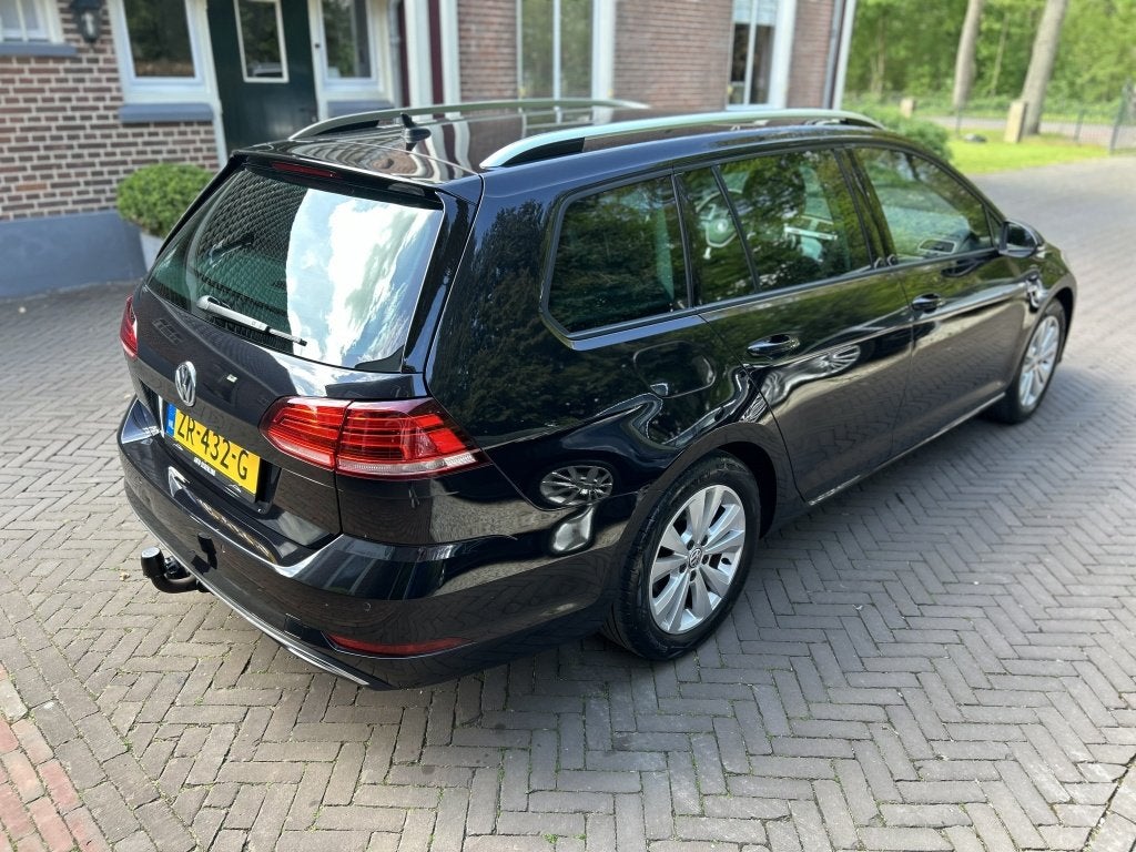 Volkswagen Golf Variant 1.5 TSI 130pk Bns Navi, CarPlay, Tre, 4 cilinders, Leder en Stof, Zwart, Origineel Nederlands