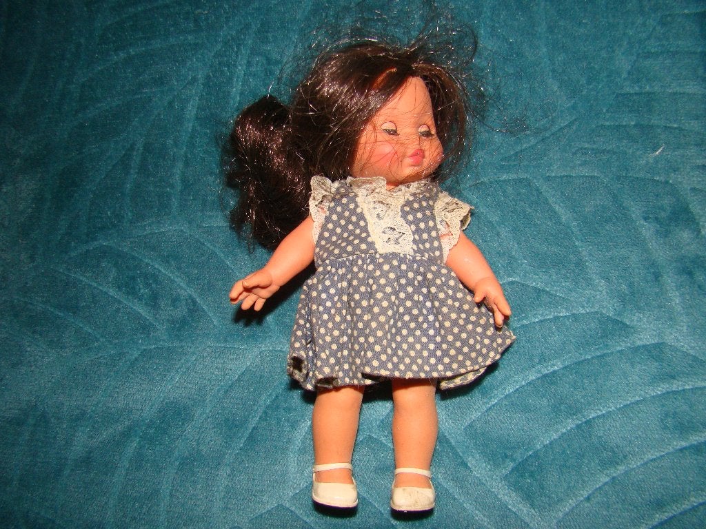 oud popje met beweeg ogen en armen en benen  16 cm groot, Verzamelen, Poppen, Ophalen of Verzenden, Zo goed als nieuw, Pop