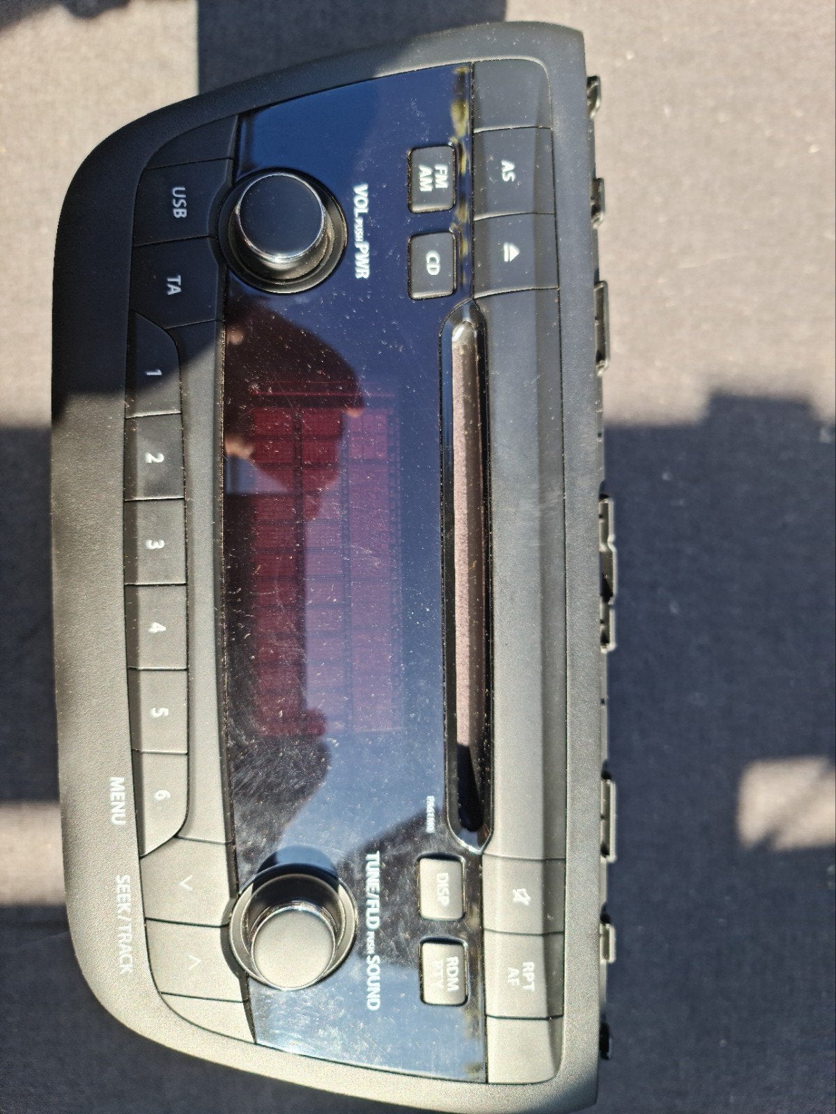 Radio uit een suzuki sx 4 scross, Ophalen