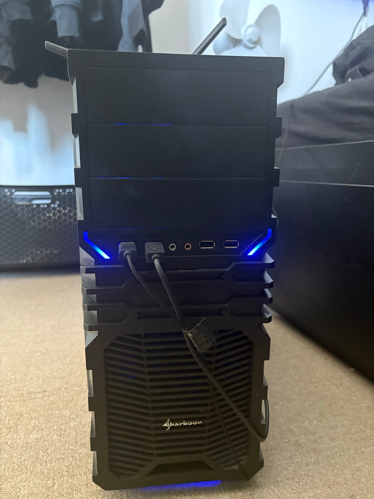 Sharkoon Blauwe Gaming Computer - Gebruikt, Computers en Software, Desktop Pc's, Gebruikt, 3 tot 4 Ghz, Met videokaart, Gaming
