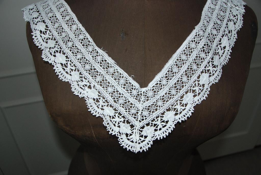 Schitterende antieke kanten kraag rand bies, Antiek en Kunst, Antiek | Kleding en Accessoires, Verzenden