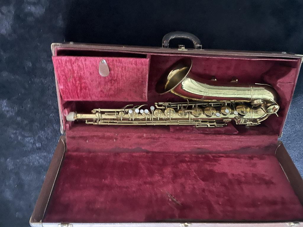 Saxofoon 'Pan American', Ophalen, Gebruikt, Tenor, Met koffer