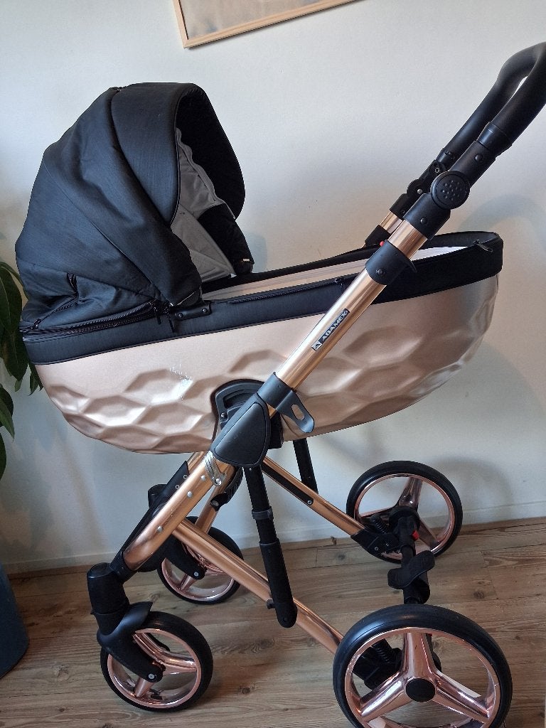 Kinderwagen Kinderwagen Chantal Star 5 Adamex, Verstelbare duwstang, Zo goed als nieuw, Ophalen, Kinderwagen