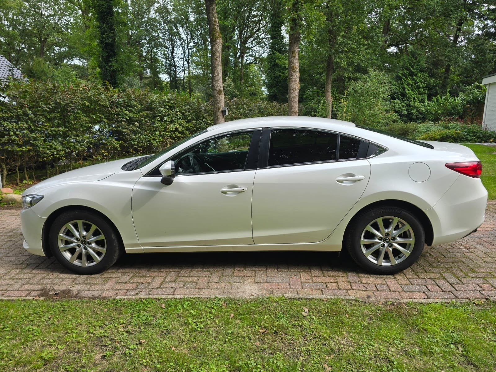 Mazda 6 2.2D 110KW Sedan 2014 Wit - trekhaak, Auto's, Voorwielaandrijving, Zwart, 4 cilinders, 2191 cc
